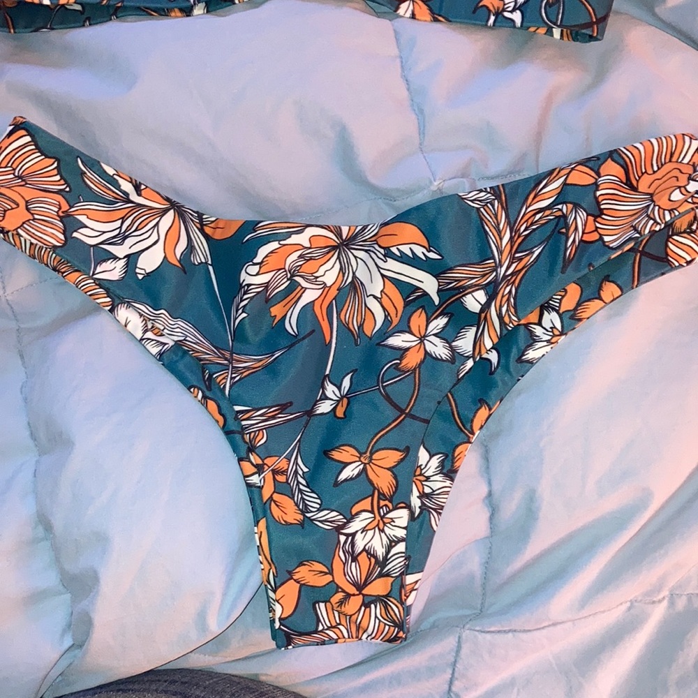 Kulani kinis bottom